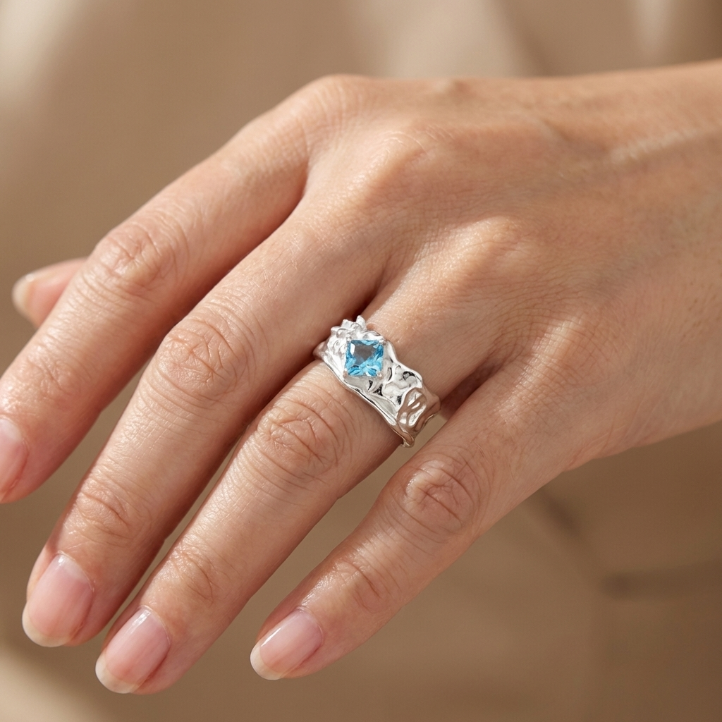 SILVER AQUAMARINE TEXTURED RING - (ADJUSTABLE)