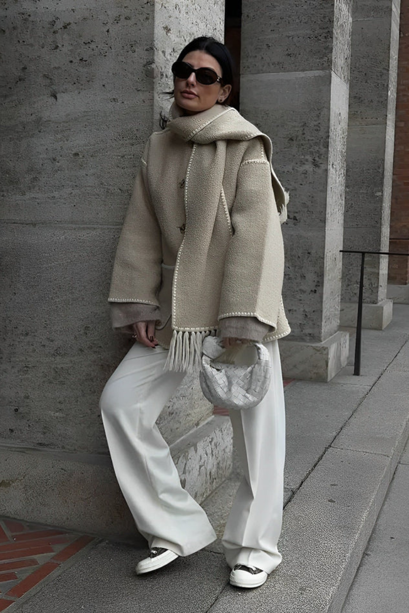 Kabát Amara s haute couture výšivkami