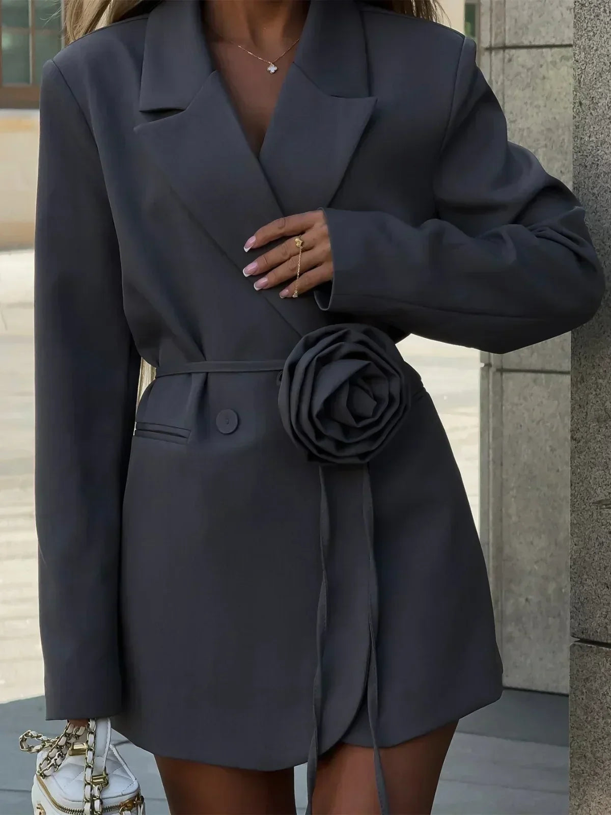 Sako Lila s květinami do kanceláře