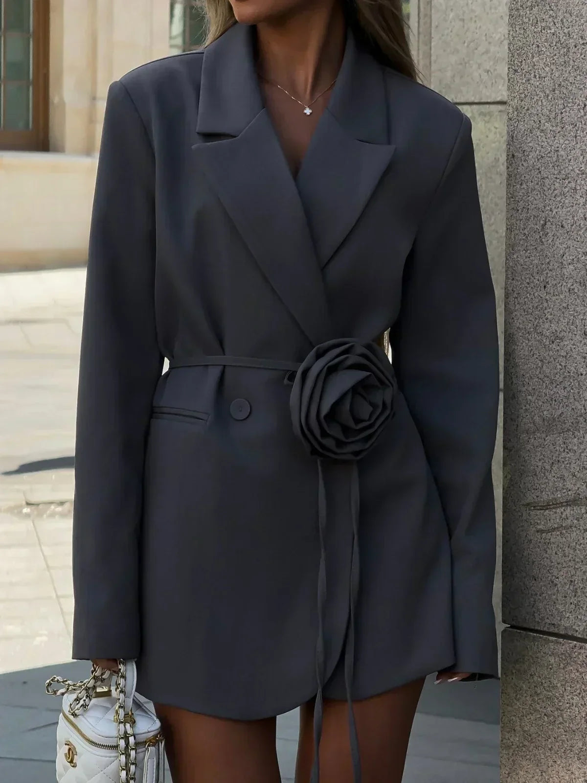 Sako Lila s květinami do kanceláře